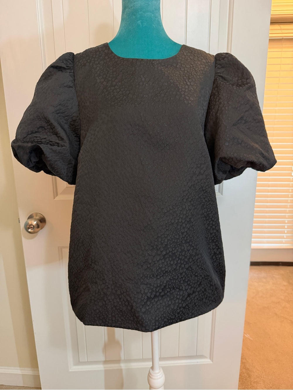 Pomander Place Jacquard Lyla Black Puff Sleeve Top Sz. XXL